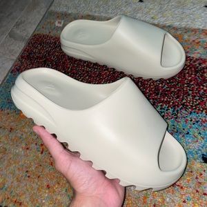 Yeezy Slide